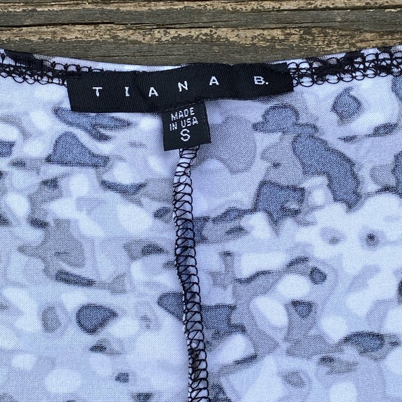 Tiana B. Faux Wrap dress with side tie black gray white size small stretchy - Picture 5 of 10